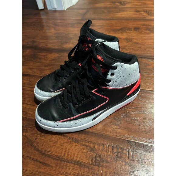 Athletic_Shoes
